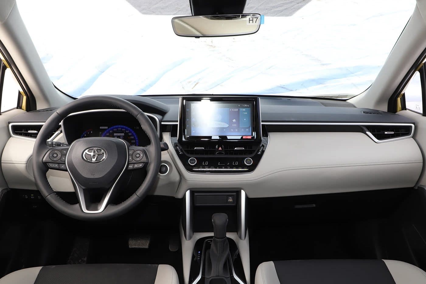 2022 Toyota Frontlander — poste de conduite et console centrale, SUV compact pour l’exportation